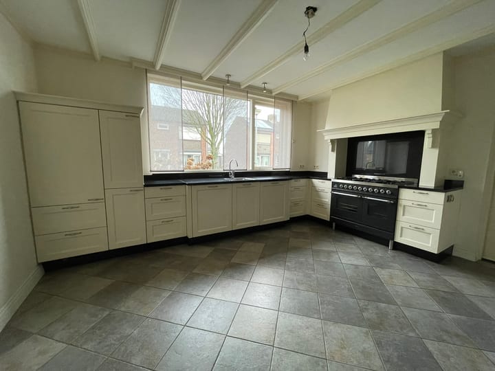 Photo 3 of Topaasstraat 17