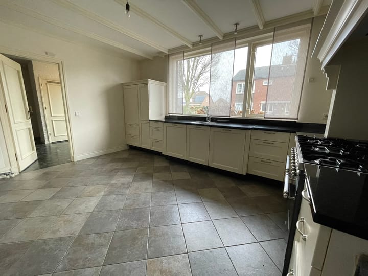 Photo 9 of Topaasstraat 17