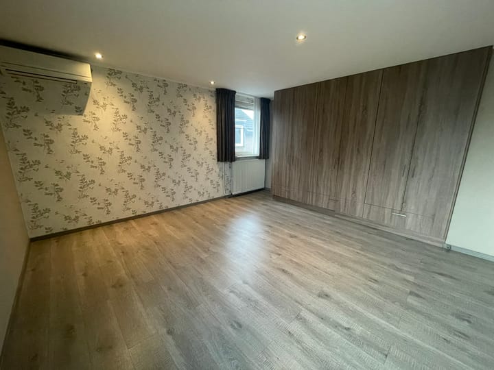 Photo 12 of Topaasstraat 17