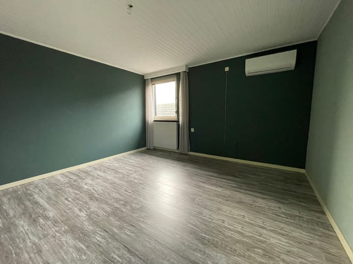 Photo 14 of Topaasstraat 17