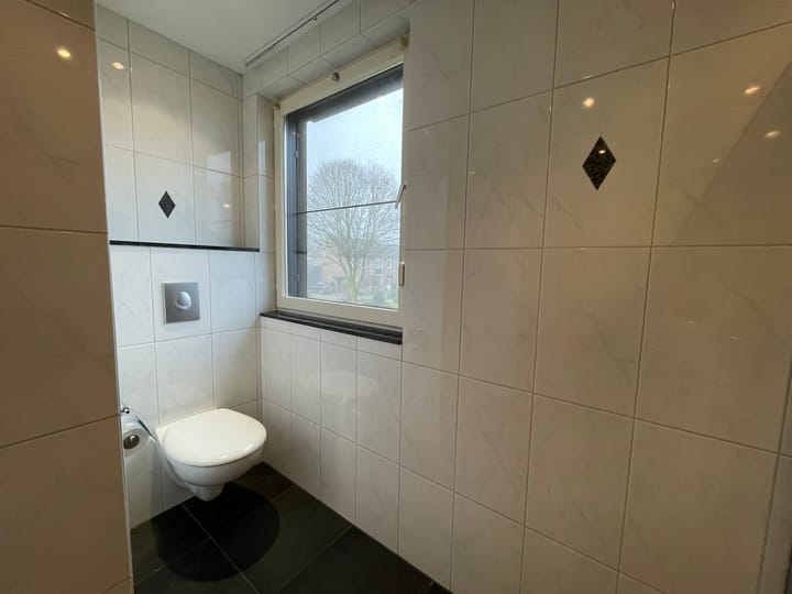 Photo 16 of Topaasstraat 17