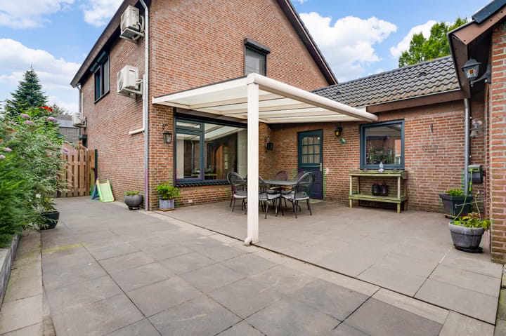 Photo 22 of Topaasstraat 17