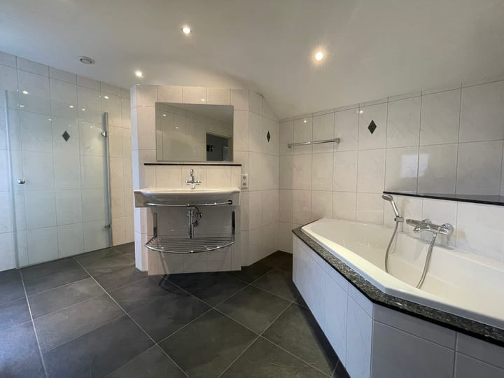 Photo 4 of Topaasstraat 17