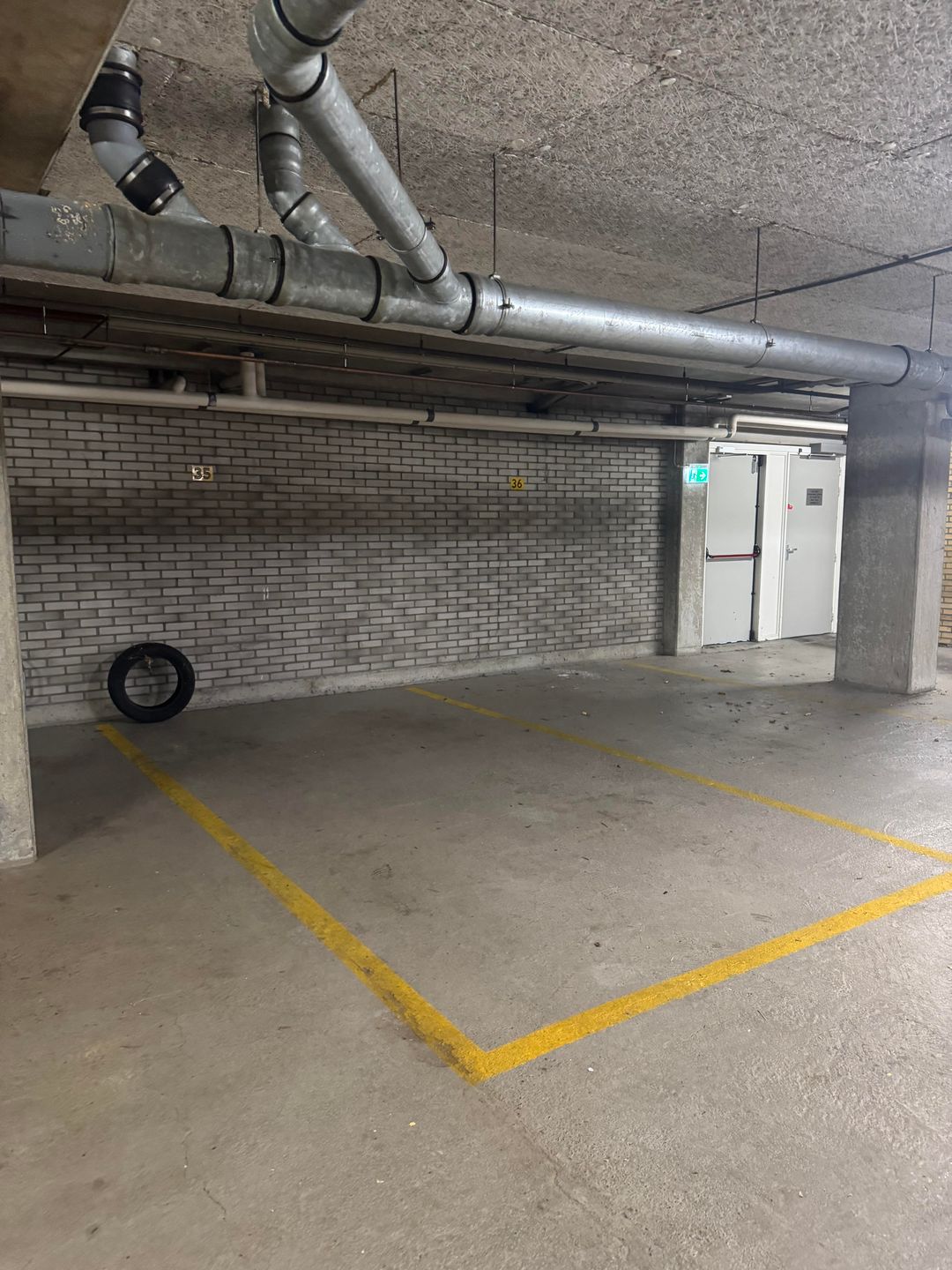 Foto 2 van Bachlaan Parkeerplaats A-100