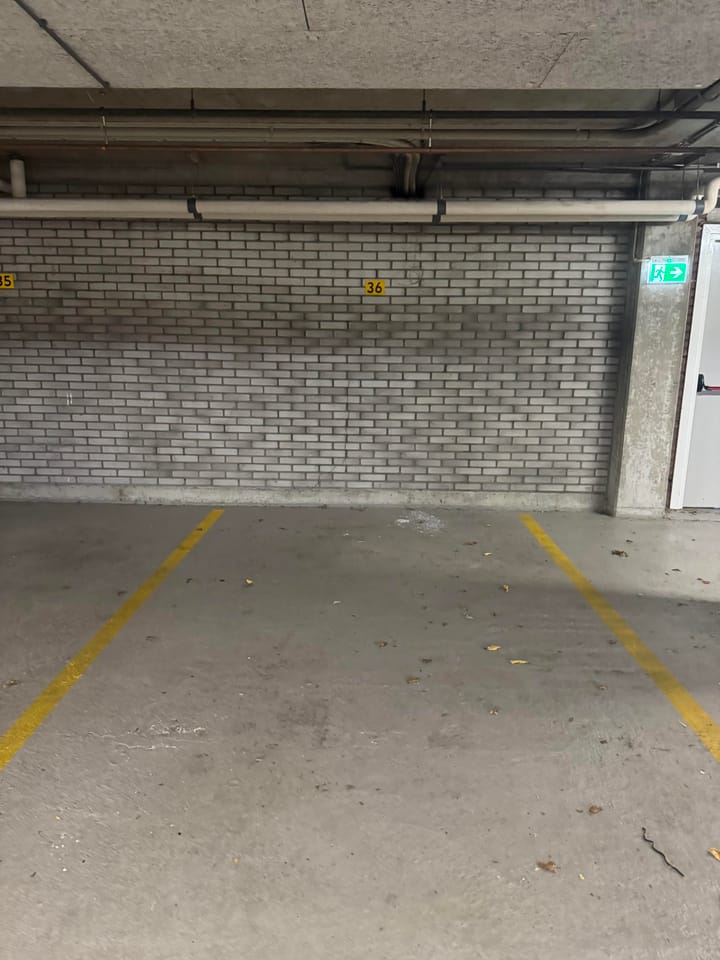 Photo 3 of Bachlaan Parkeerplaats A-100