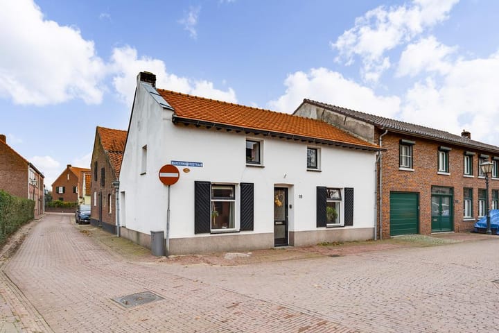 Photo 36 of Mandenmakersstraat 18