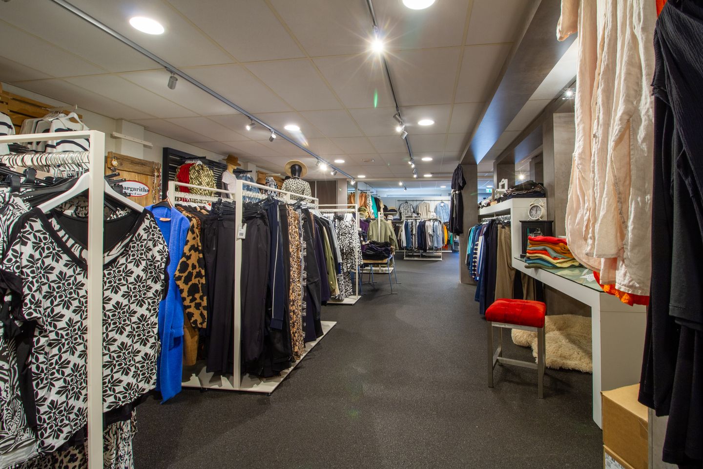 Photo 10 of Oosterburen 20