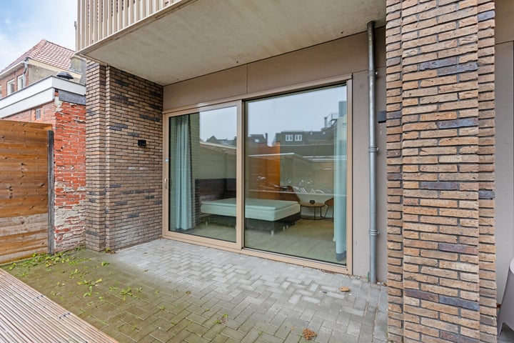 View photo 3 of Westerhavenstraat 43