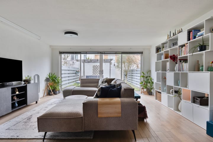 Foto 2 van Wilhelmina Druckerlaan 23