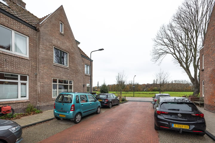 Bekijk foto 31 van Merelstraat 52