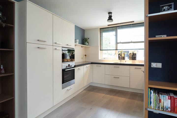 Foto 24 van Van Breugelplantsoen 42