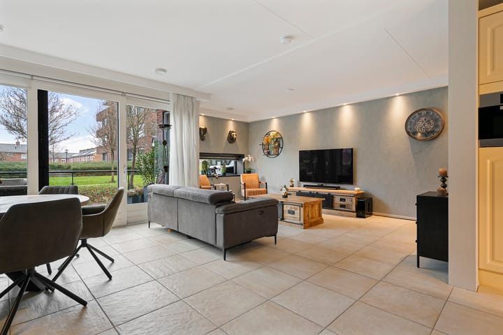 Foto 9 van Emmensstraat 19