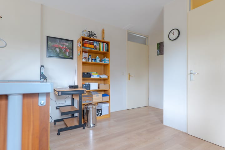 Photo 33 of Eems 29-A