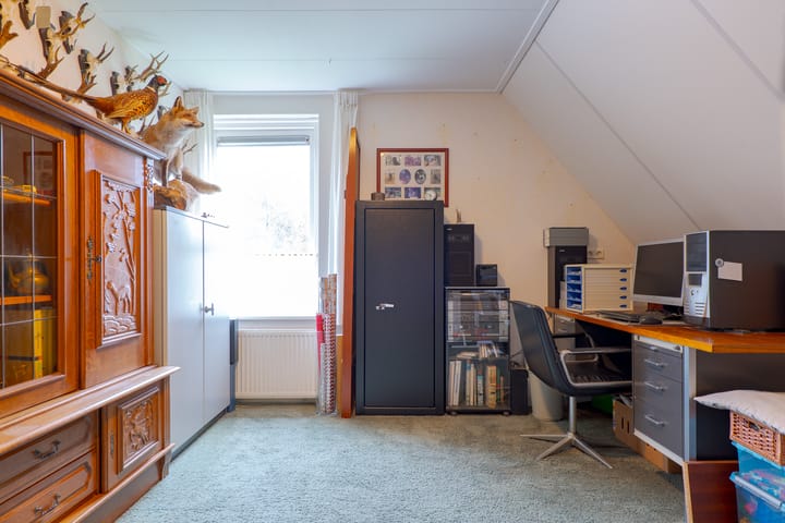 Photo 42 of Eems 29-A