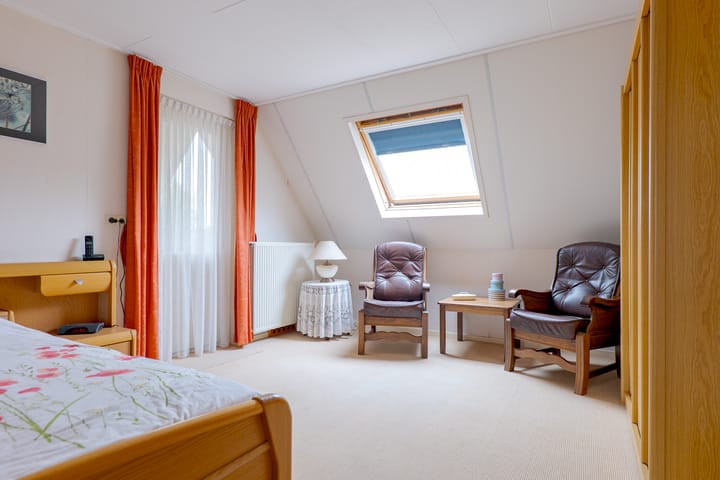 Photo 43 of Eems 29-A