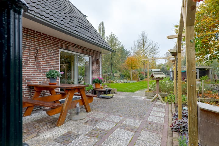 Photo 56 of Eems 29-A