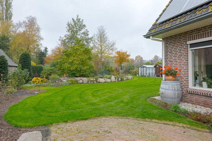 Photo 58 of Eems 29-A