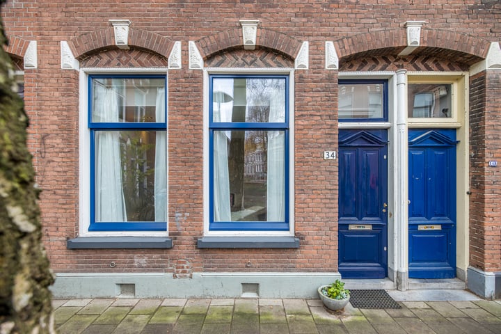 View photo 1 of Singeldwarsstraat 34