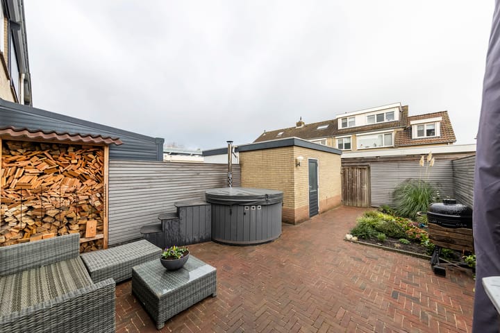 Photo 15 of Juliana van Stolbergstraat 99