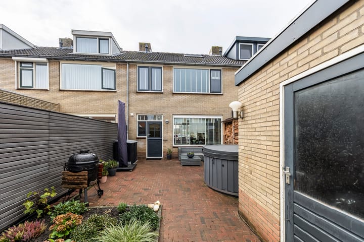 Photo 18 of Juliana van Stolbergstraat 99