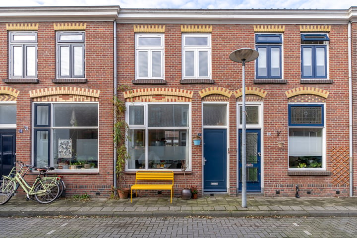 Bekijk foto 2 van Jasmijnstraat 31