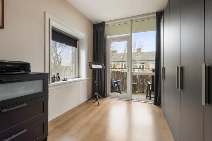 Photo 12 of Delftlaan 315-IV