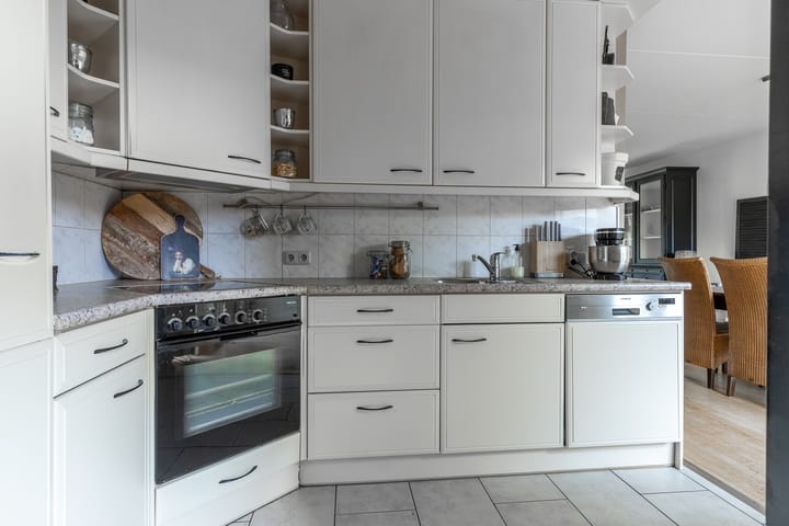 Foto 8 van Middelweg 56