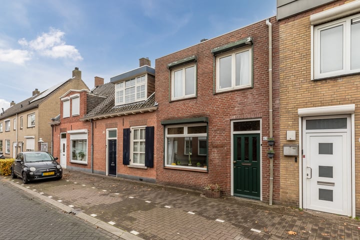 View photo 3 of Hasseltstraat 62