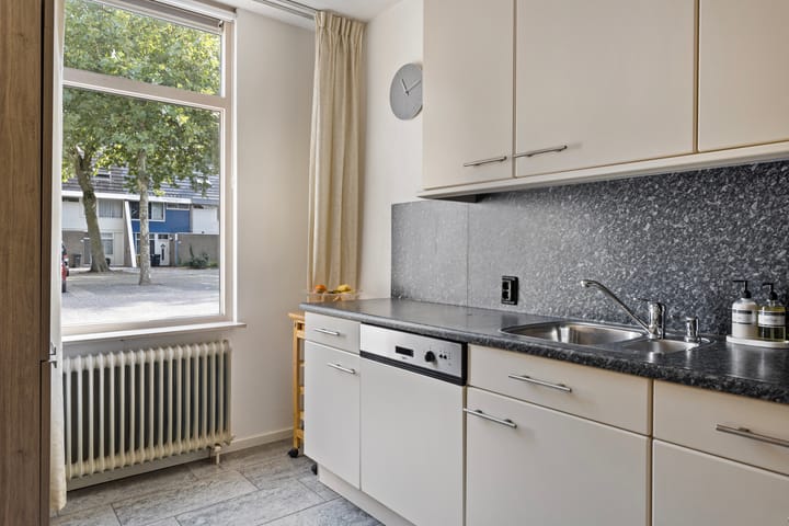 Foto 13 van Staringstraat 356