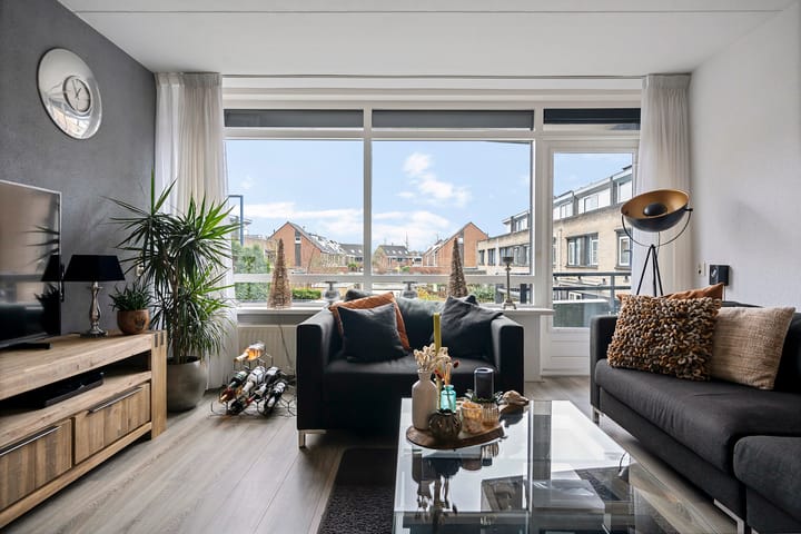 Photo 7 of Van Aremberglaan 18