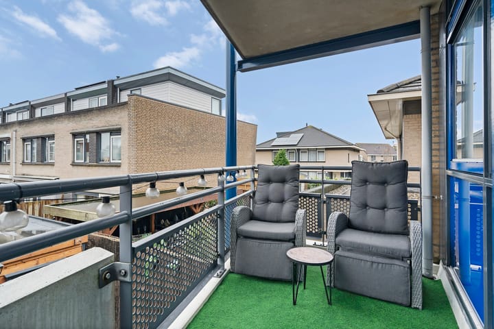 Photo 10 of Van Aremberglaan 18