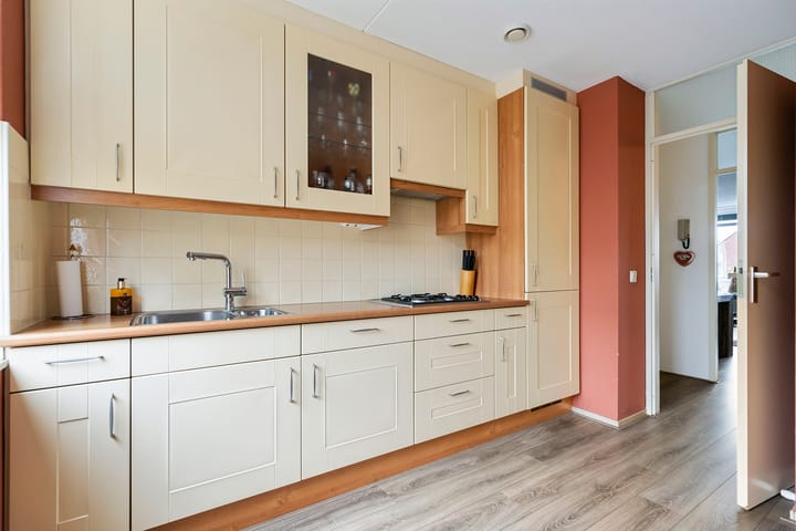 Photo 13 of Van Aremberglaan 18