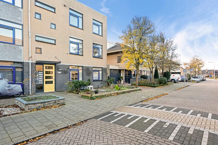 Photo 24 of Van Aremberglaan 18