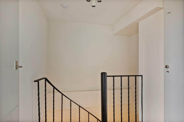 Foto 30 van Wethouder Bruensstraat 17