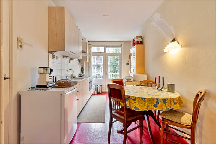 Photo 12 of Van Walbeeckstraat 2-1