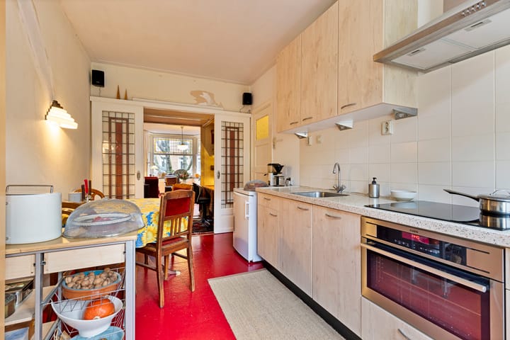 Photo 13 of Van Walbeeckstraat 2-1