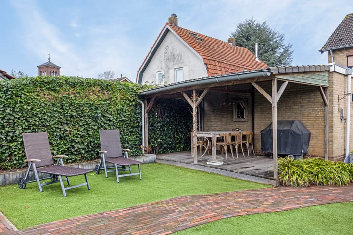 Foto 38 van Wethouder Bruensstraat 17