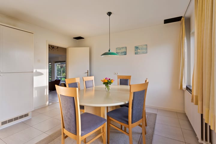 Foto 12 van van Leeuwenhoeklaan 12