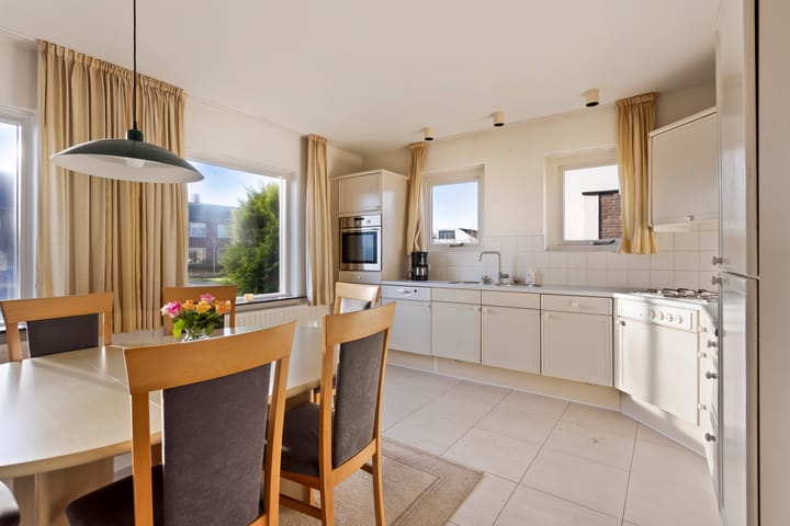 Foto 13 van van Leeuwenhoeklaan 12