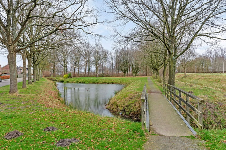 Bekijk foto 36 van Seringenlaan 122