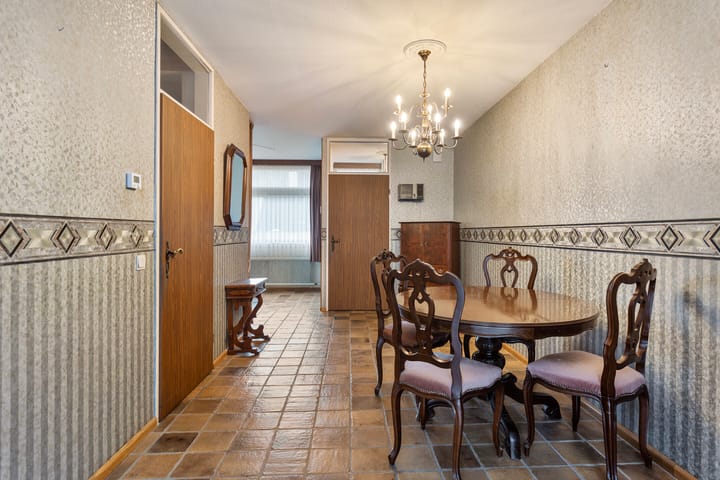 Foto 10 van Looiersplein 13