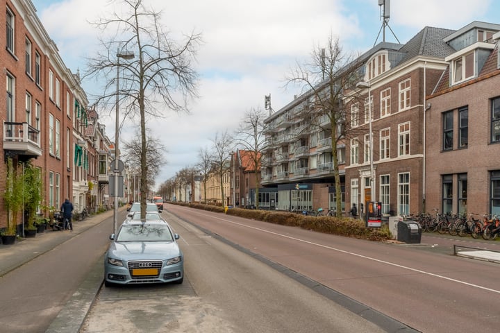 Bekijk foto 1 van Biltstraat 351