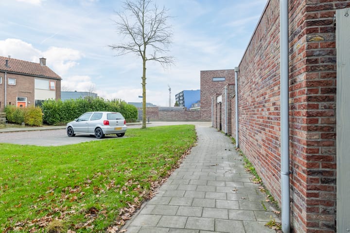 Foto 41 van Van Ostadestraat 8