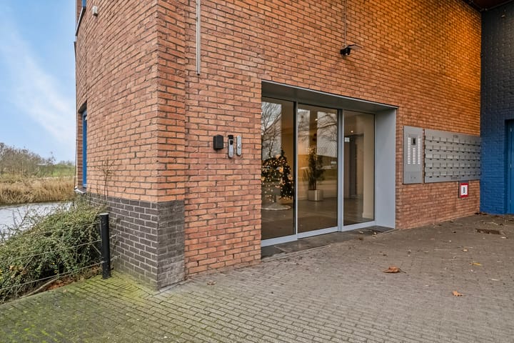 Photo 8 of Watersteeg 75