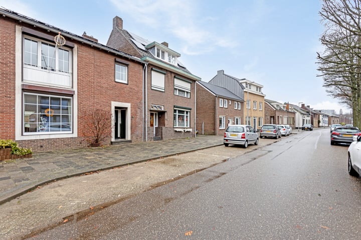 Bekijk foto 2 van Leon Biessenstraat 43