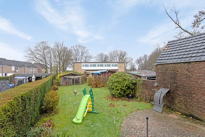 Foto 36 van Leon Biessenstraat 43