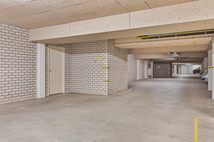 Foto 23 van Hugo de Grootstraat 64