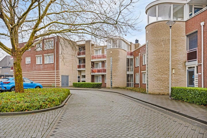 Bekijk foto 28 van Hugo de Grootstraat 64