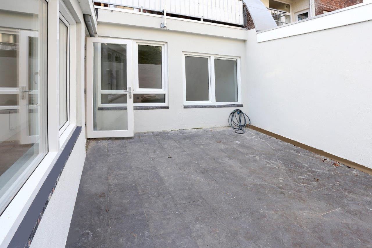 Foto 15 van Larensestraat 82