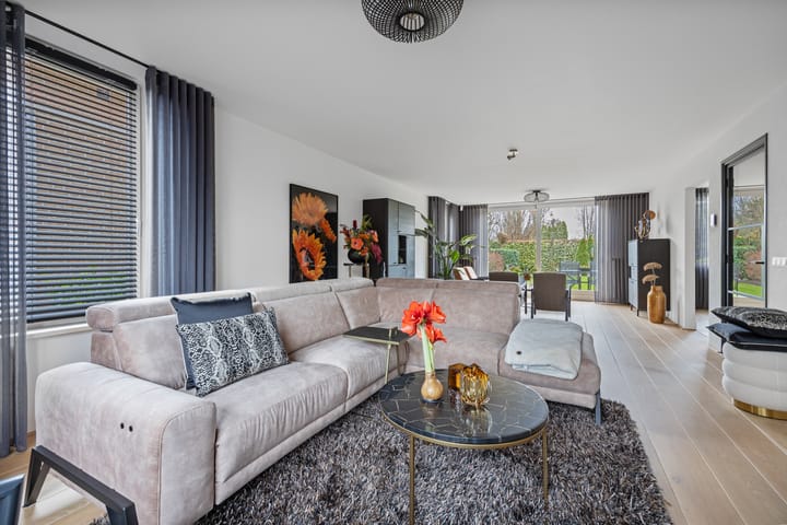 Foto 11 van Smoutstraat 4